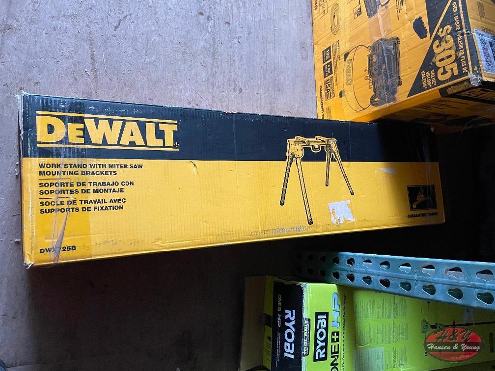 DeWalt Work Stand w/ Miter Saw Mounting Brackets