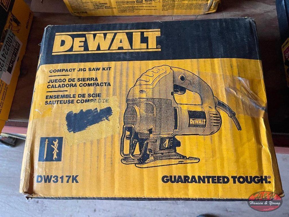 DeWalt Compact Jig Saw Kit
