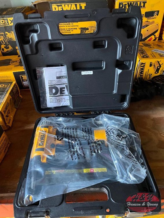 DeWalt 18ga Finish Stapler w/ Case
