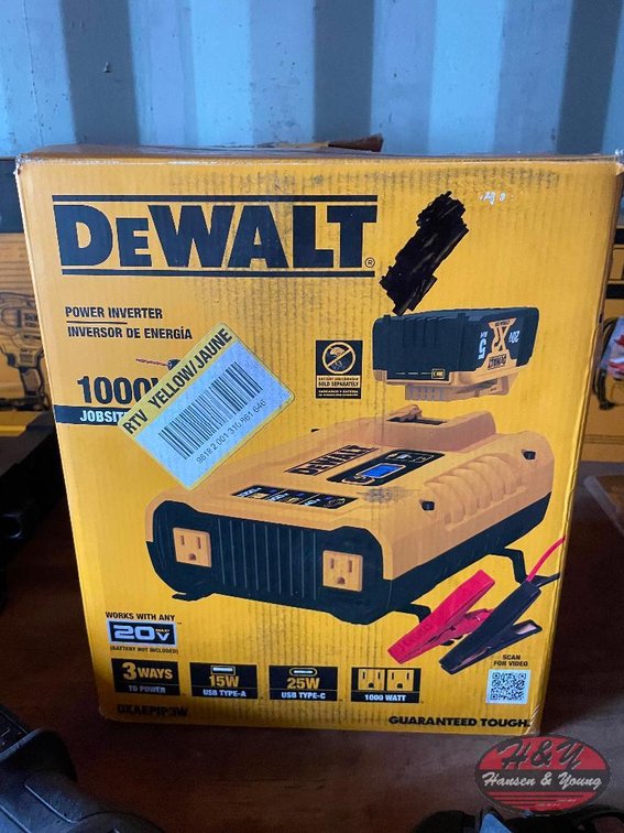 DeWalt 1000 Watt Power Inverter
