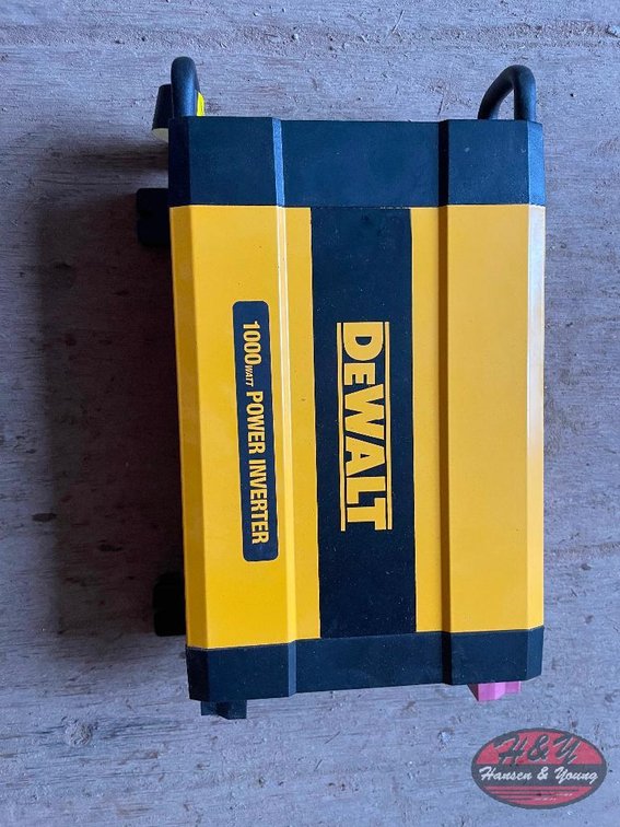 DeWalt Power 1000 Watt Power Inverter