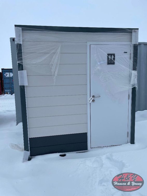 Mobile Bathrooom w/ Shower