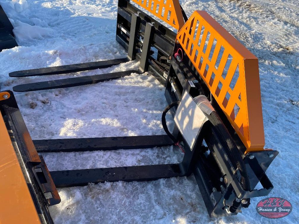Adjustable Hydraulic Pallet Fork - Orange/Black