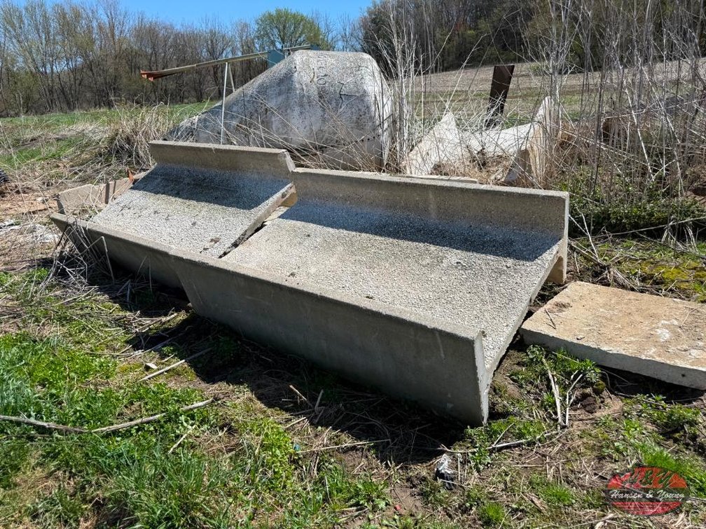 Concrete H Bunk Feeders