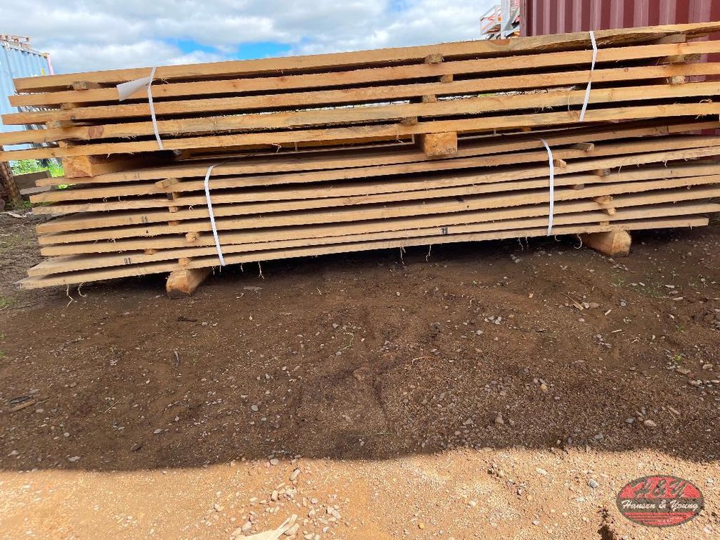 (39) 1x8x8 Oak Boards 207 BF