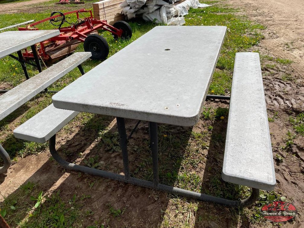 Picinic Table