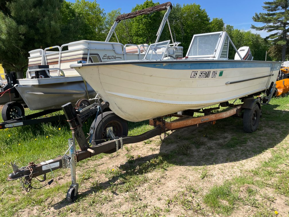 1975 Starcraft Boat w/ Trailer