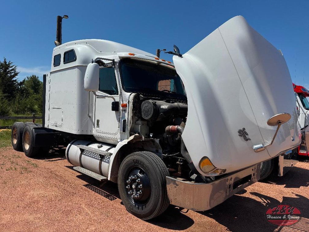 2003 International 9400i Semi - Chippewa Falls