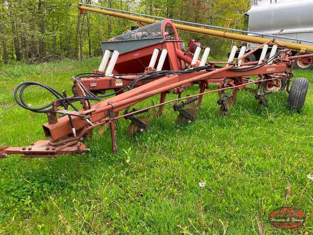 International 720 5 Bottom Plow - Prairie Farm, WI