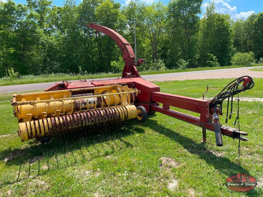 New Holland 900 Chopper - Prairie Farm, WI