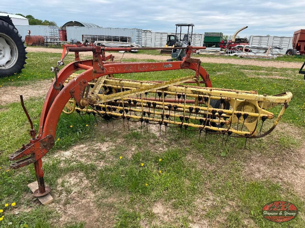 New Holland 256 Rake - Prairie Farm, WI