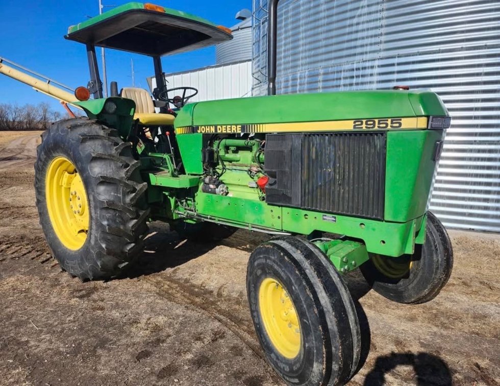 John Deere 2955 Tractor - Durand