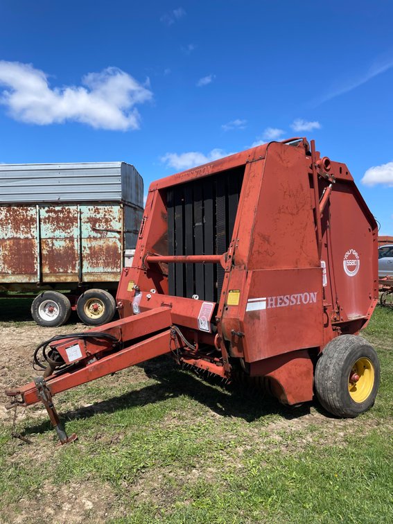 Hesston 5580 Baler - Prairie Farm, WI