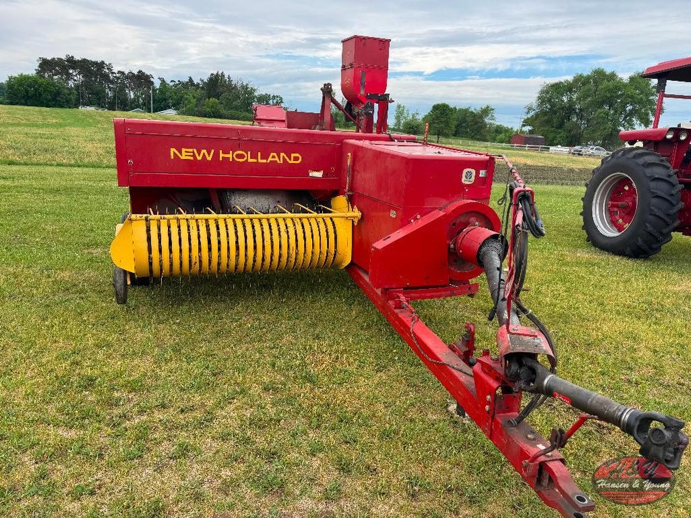New Holland 570 Baler  - Whitehall, WI