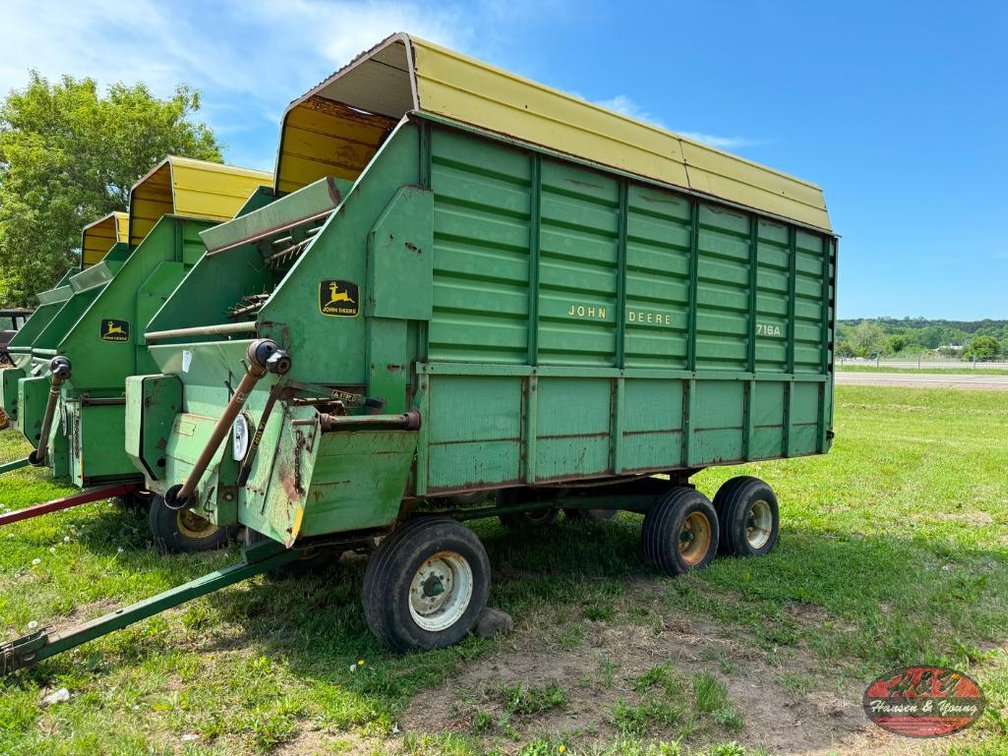 John Deere 716A Chopper Box - River Falls WI