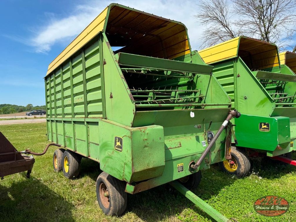 John Deere 716A Chopper Box - River Falls WI