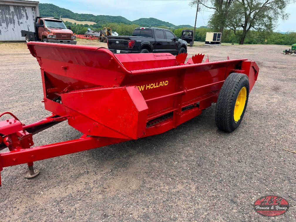 New Holland Spreader