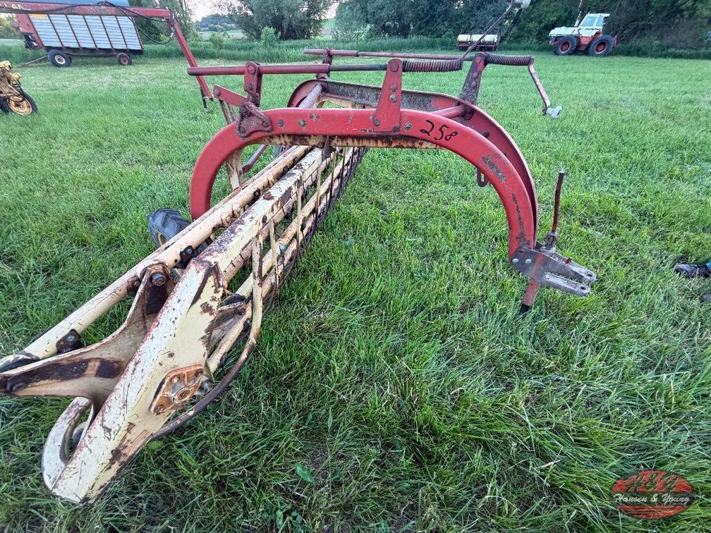 New Holland 258 Rake - Blair, WI
