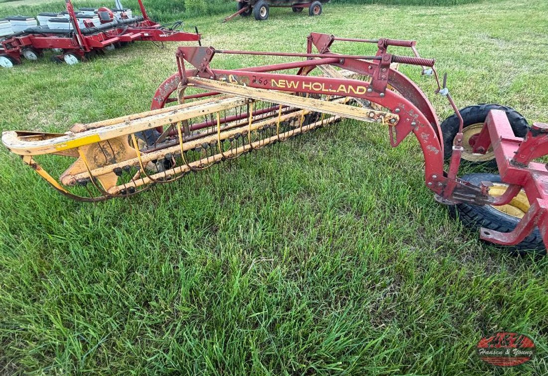 New Holland 260 Rake - Blair, WI