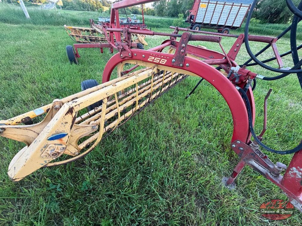 New Holland 258 Rake - Blair, WI