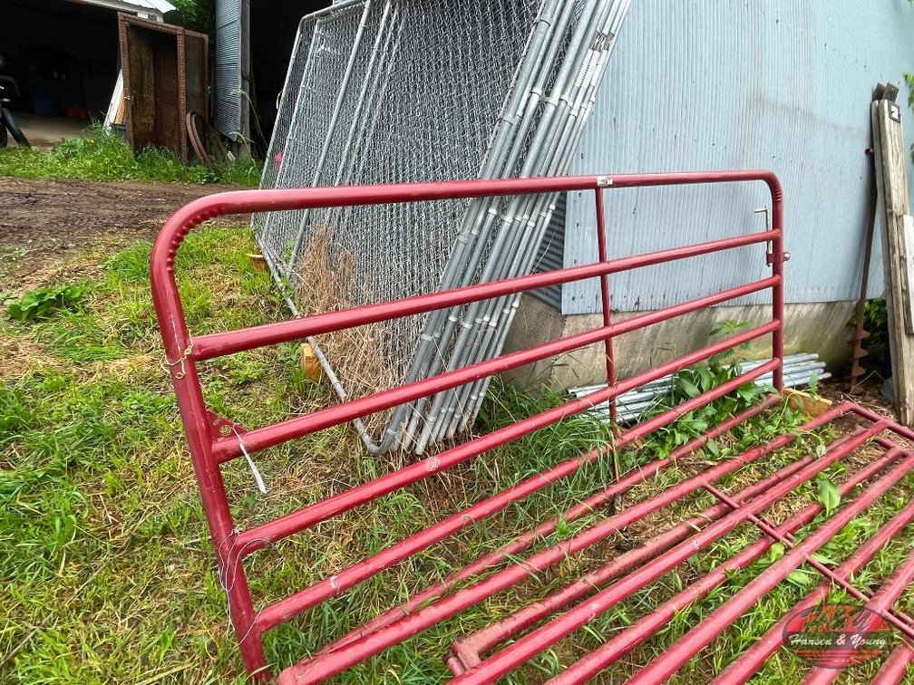 (1) New Red 10' Gate