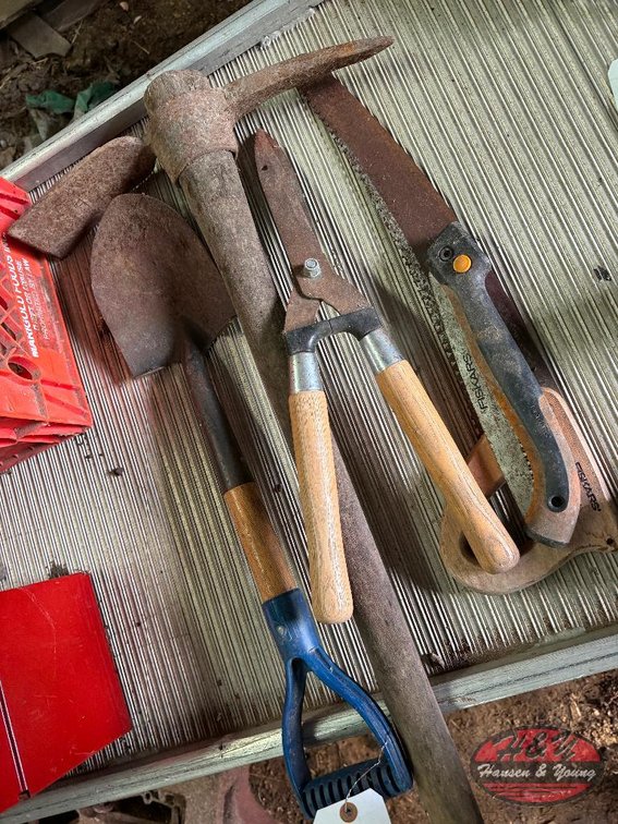 Shovel, Pick and Trimmers