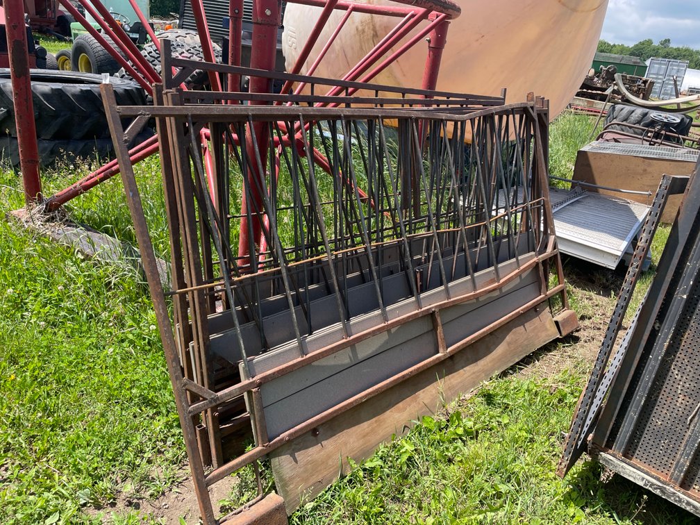 (8) Sheep & Goat Livestock Panels & Gate