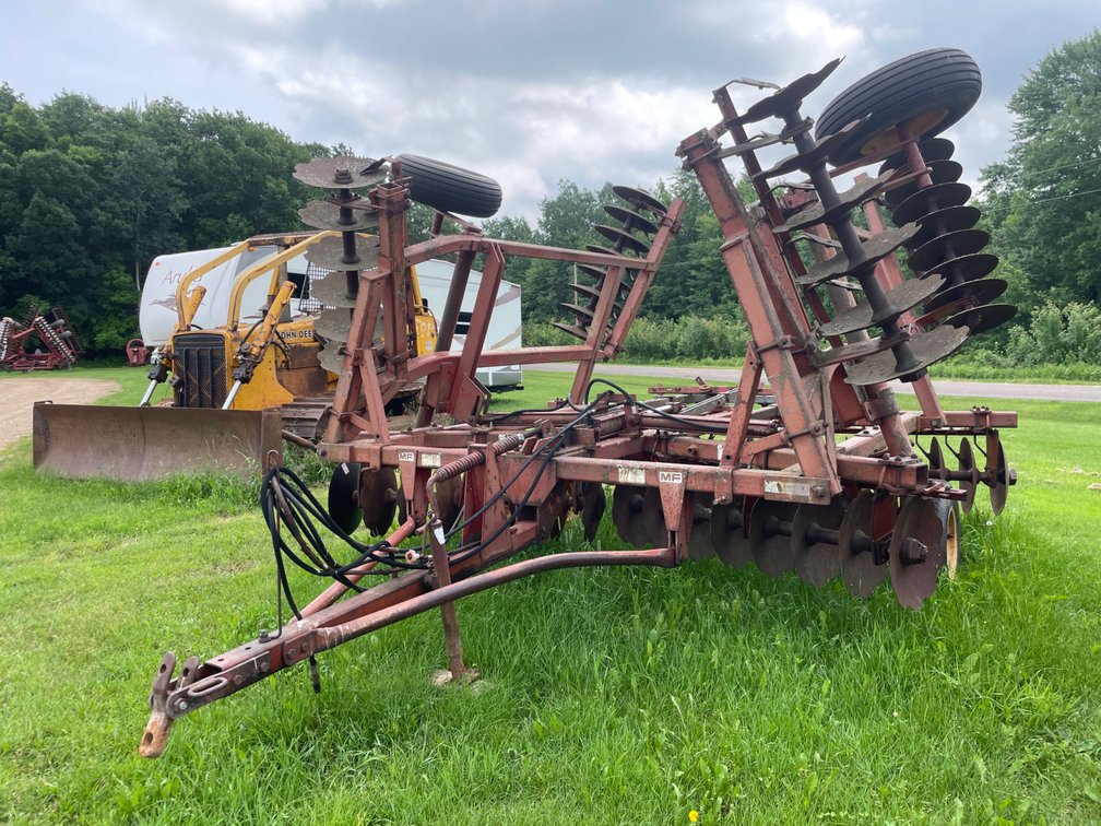 Massey Ferguson 820 Disk