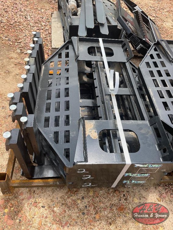 Skidsteer Pallet Forks - Black