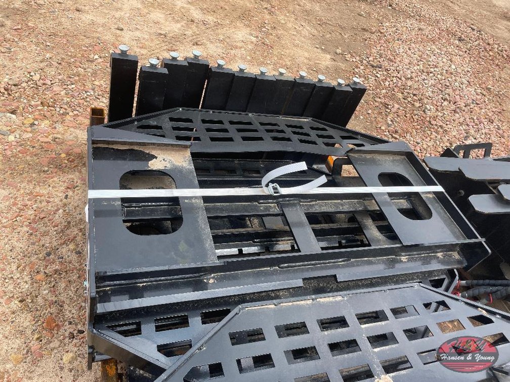 Skidsteer Pallet Forks - Black