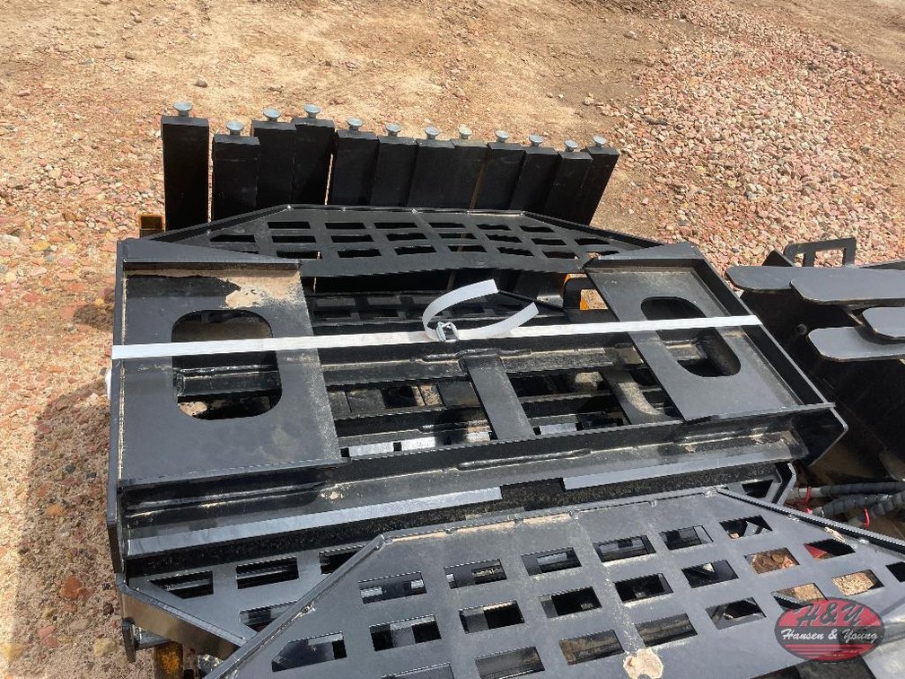 Skidsteer Pallet Forks - Black