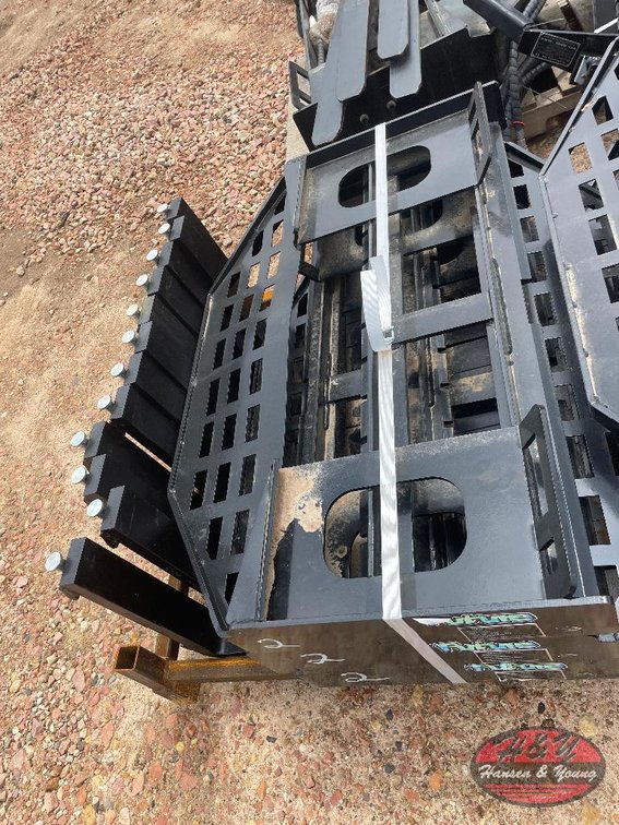 Skidsteer Pallet Forks - Black