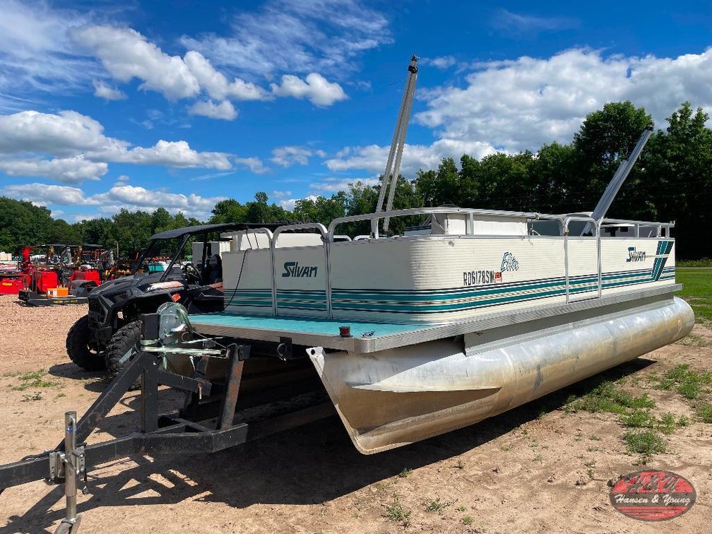 1995 Sylvan 20' Pontoon on Trailer