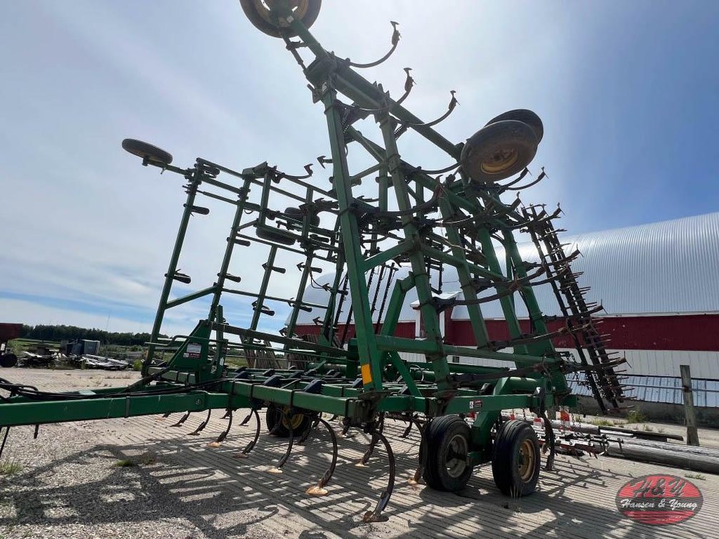 John Deere 980 Field Cultivator - De Pere, WI