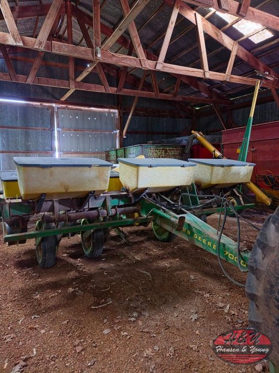 John Deere 7000 6R Corn Planter - Arpin, WI
