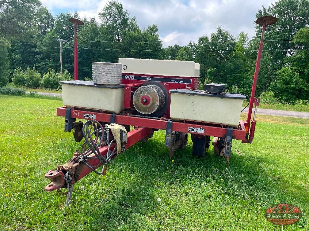 Case IH 900 Cyclo-Air Corn Planter - Prairie Farm Wi