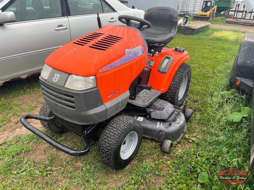 Husqvarna GTH 2754 Riding Lawn Mower