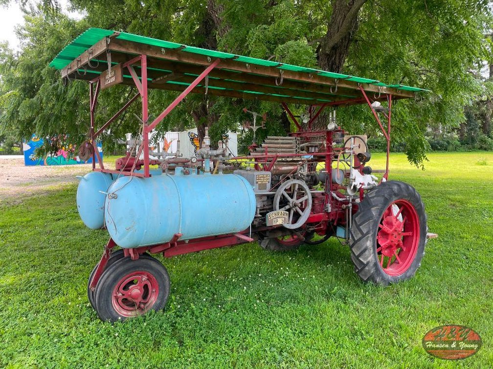 Horn Tractor