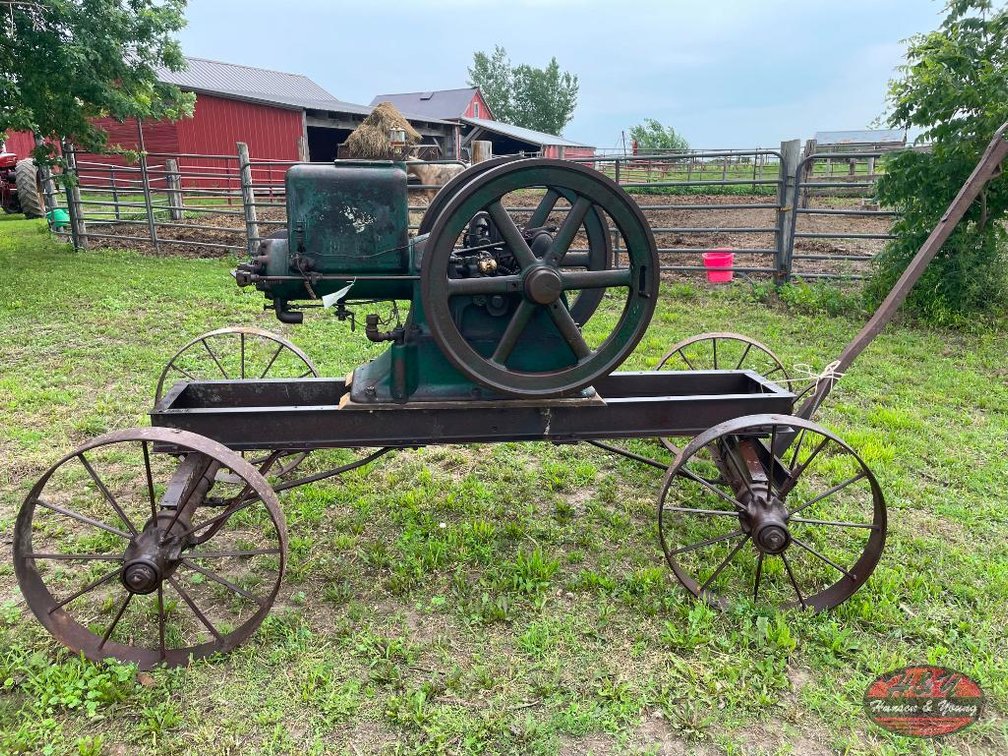 R&V 6Hp Hit and Miss Gas Engine