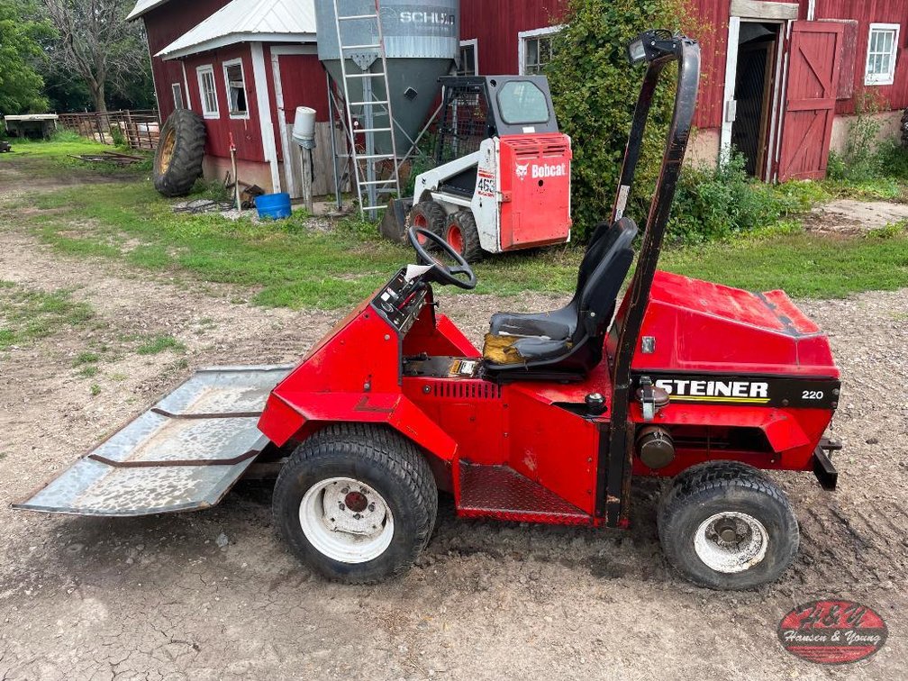 Steiner 220 Tractor