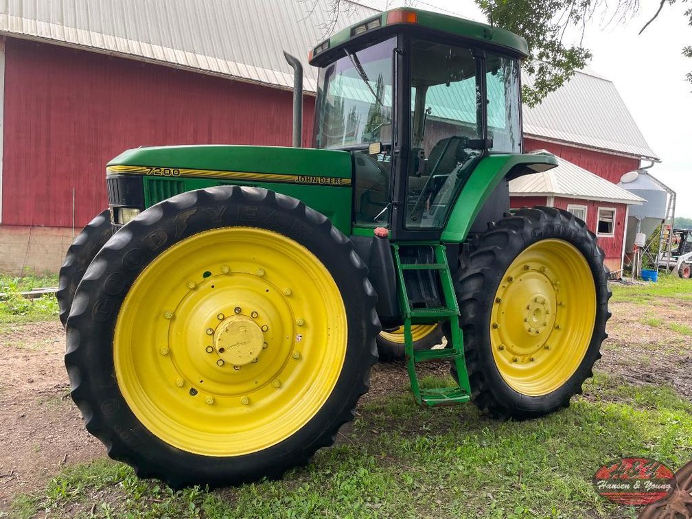 John Deere 7200 High Crop Tractor