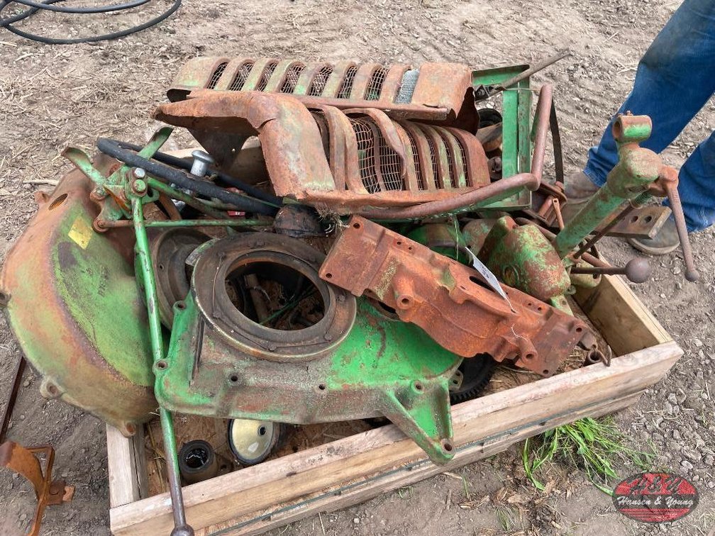 Pallet of John Deere 2 Cylinder Parts