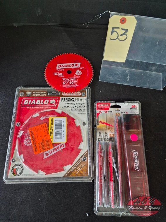 New Open Box DIABLO 7-1/4in. x 8-Teeth PERGOBlade Saw Blade for Laminate and Wood Flooring Model # D0708LF