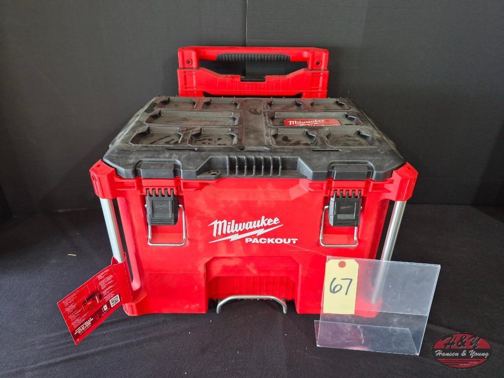 Brand New Milwaukee PACKOUT 22 in. Rolling Modular Tool Box Low Profile Handle Model # 48-22-8427