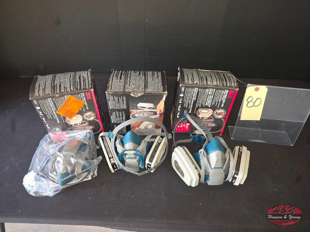 Like New 3M Paint Project Quick Latch Reusable Respirator 6502QL, OV/P95 x 3 Model # 6502QLP1-DC