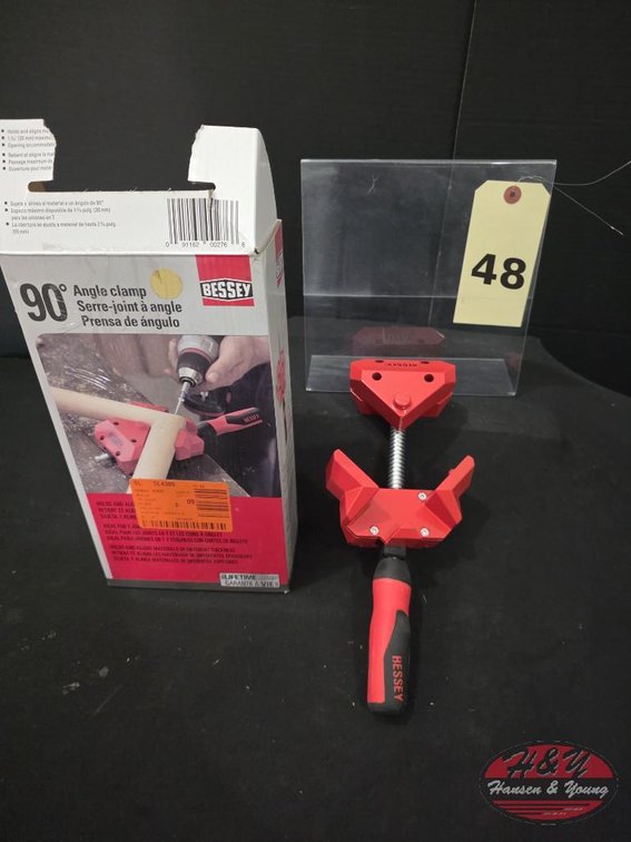 NEW Bessey 2 in. 90-Degree Angle Clamp WS-3