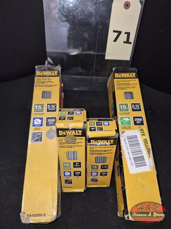 (4) DeWalt 15 Ga Angled Finish Nails