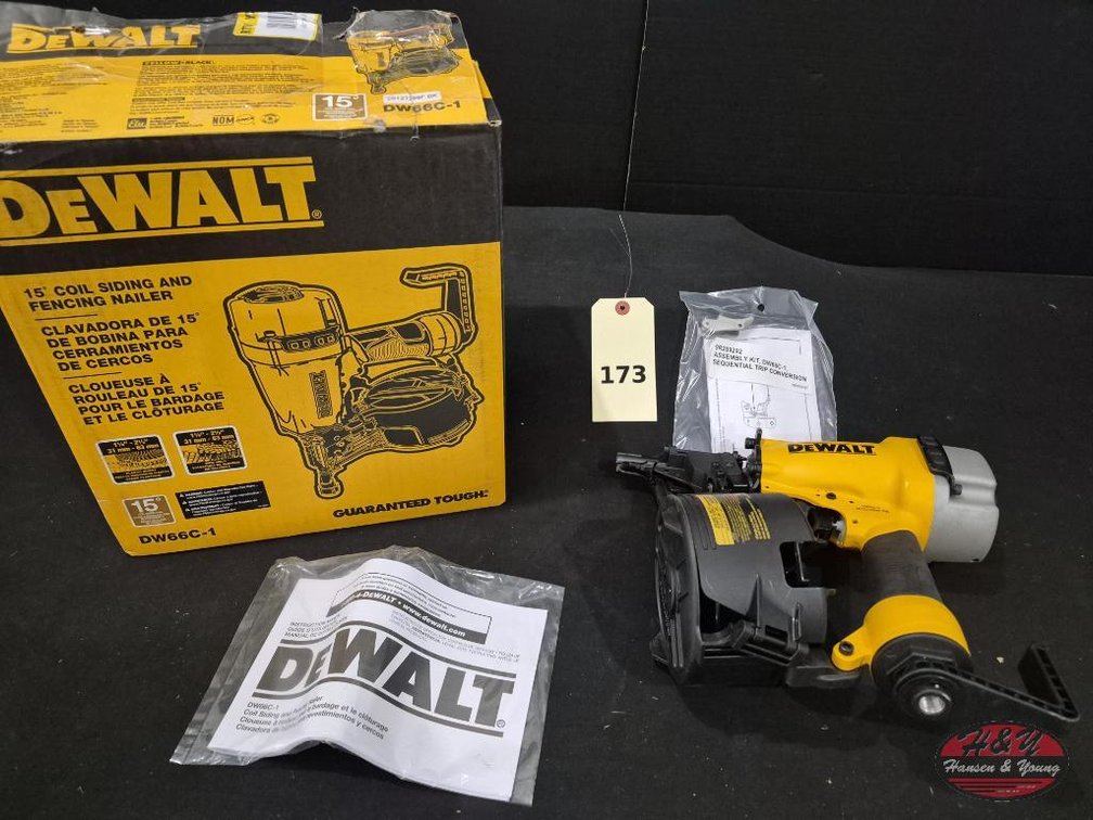NEW DeWalt 15� Pneumatic Coil Siding Nailer DW66C-1