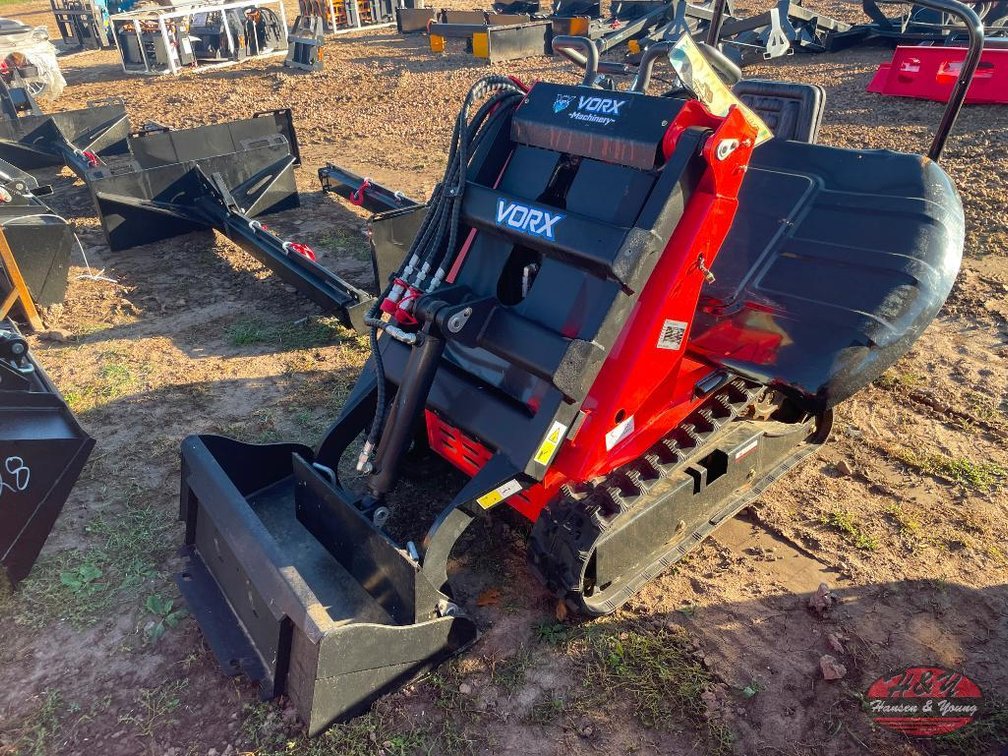 Skidsteer NL390 Loader - Red