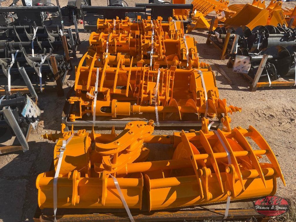 (8) CAT 301 Excavator Attachments